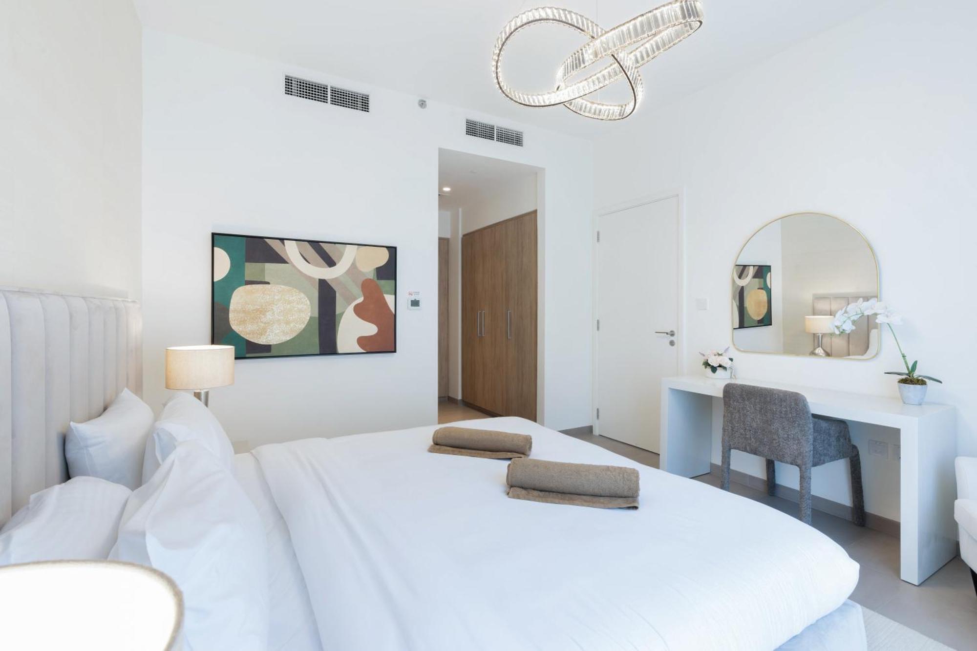 Branded 2br With Direct Park Access Dubai