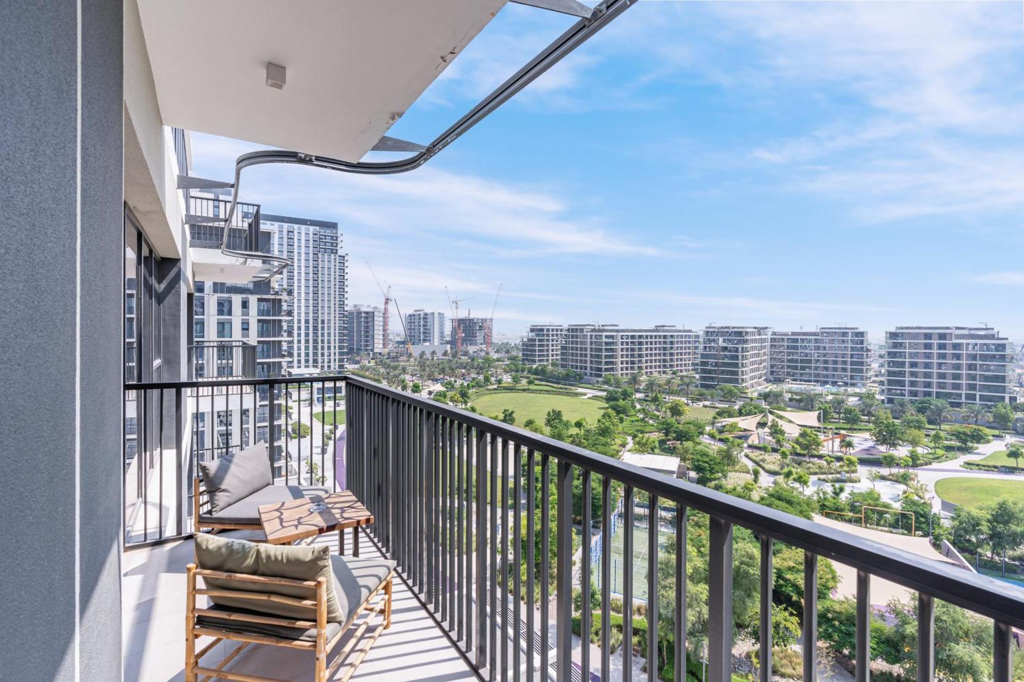 Branded 2br With Direct Park Access Apartment
